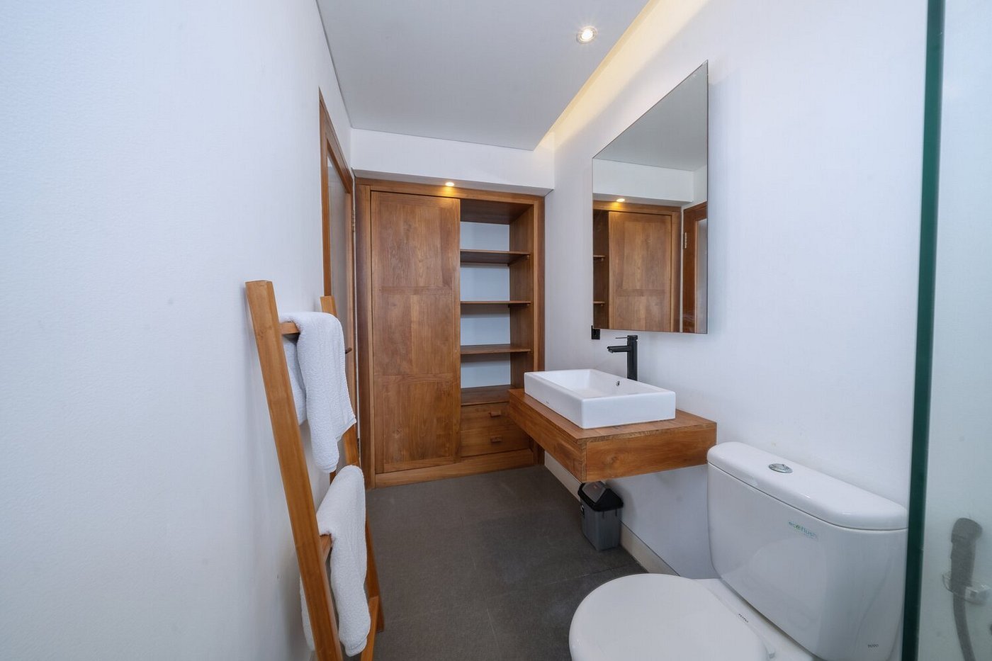 secondary-bathroom (1)